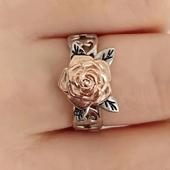 3/$25 Rose Ring Silver Tone Rose Gold Tone Flower Ring Size 8 - Picture 1 of 12